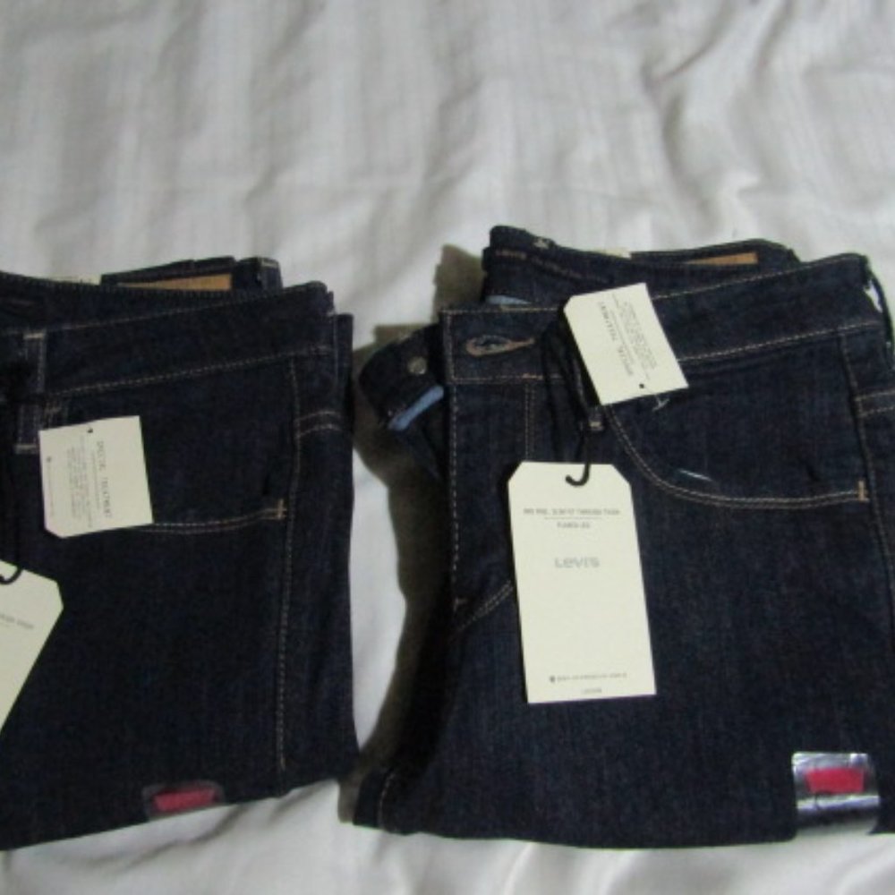 Levis 5 Pocket Flare